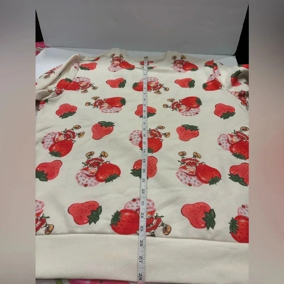 Strawberry Shortcake Women’s Crew Neck Sweater Size M - Picture 7 of 7